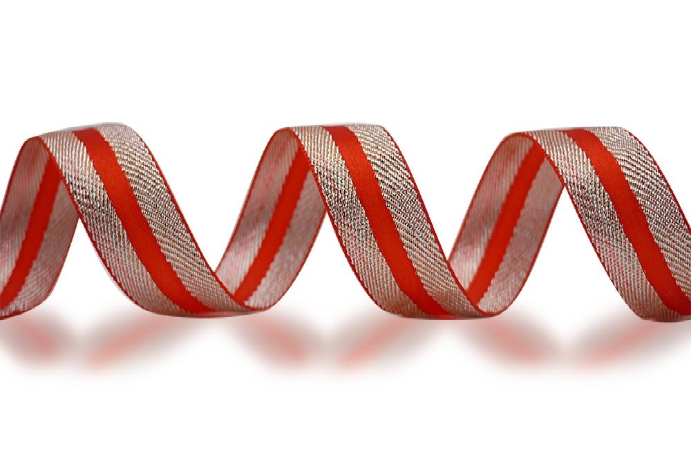 Ленточка с металлическим центром из атласа